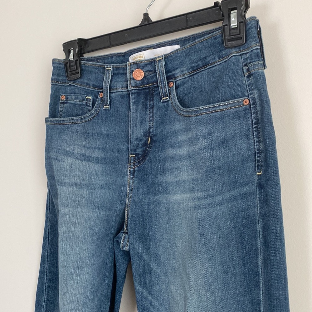 Levi’s Bootcut Totally Shaping Jeans - Picture 7 of 12